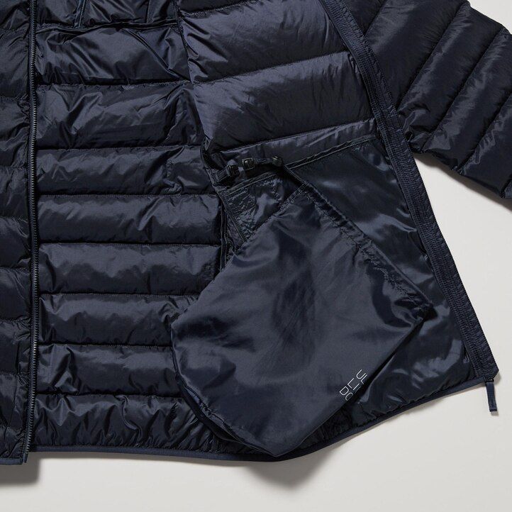 schwarze uniqlo ultra light daunenjacken für herren mit 3d-schnitt