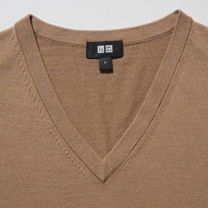 grauer uniqlo herrenpullover aus 100 extrafeiner merinowolle mit v-ausschnitt