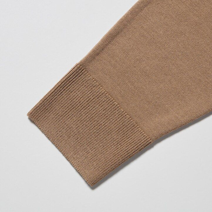 grauer uniqlo herrenpullover aus 100 extrafeiner merinowolle mit v-ausschnitt