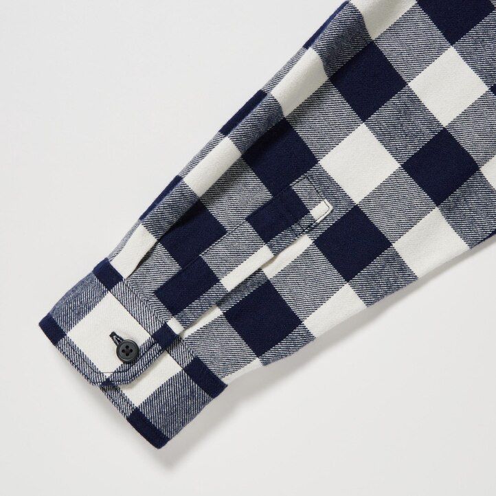 weiße uniqlo herren-flanellhemden mit normaler passform und karomuster sowie normalem kragen