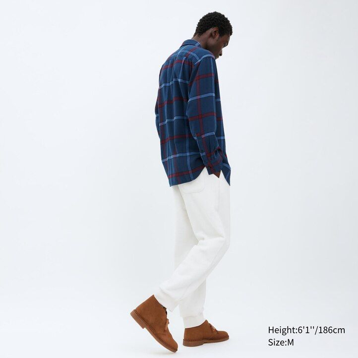 weiße uniqlo herrenhose aus strukturiertem jersey