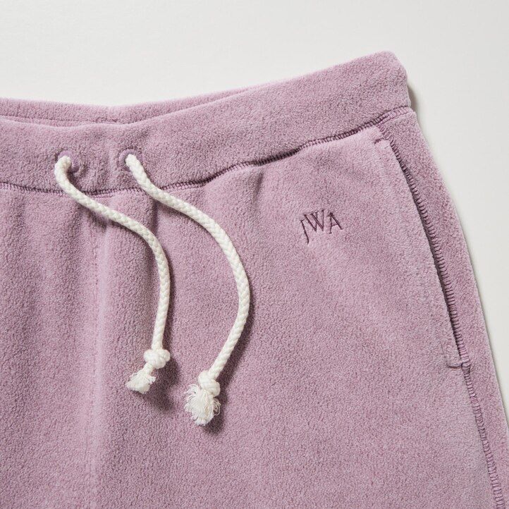 weiße uniqlo herrenhose aus strukturiertem jersey