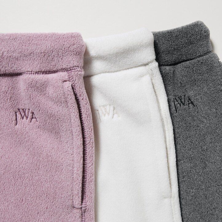 weiße uniqlo herrenhose aus strukturiertem jersey
