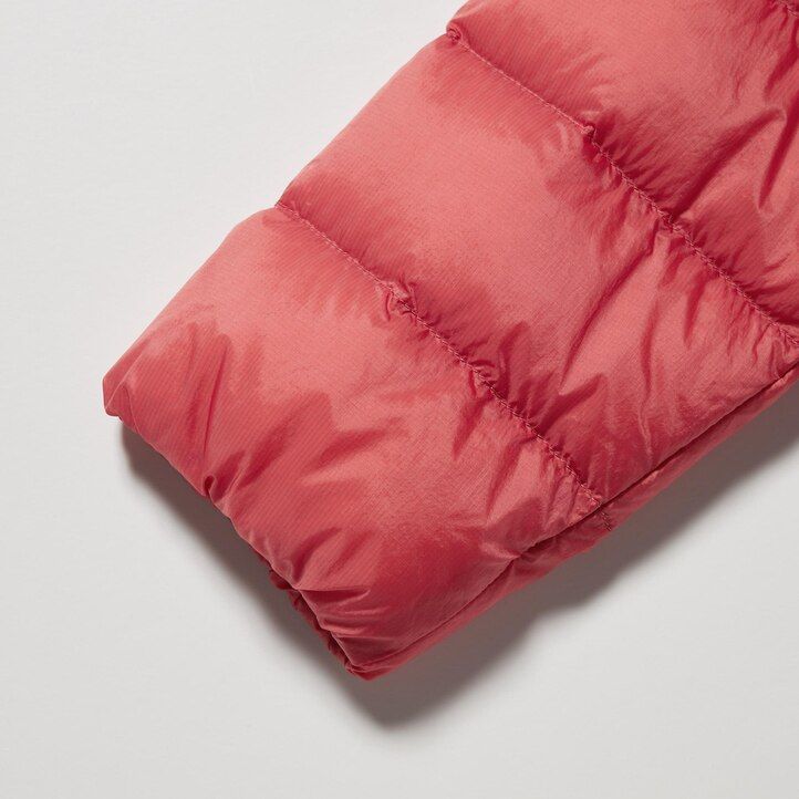 schwarze uniqlo ultraleicht-daunenjacken für damen