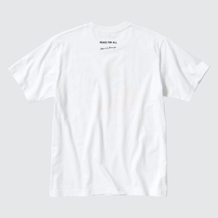 weiße damen-t-shirts von uniqlo mit dem aufdruck „frieden für alle von ines de la fressange